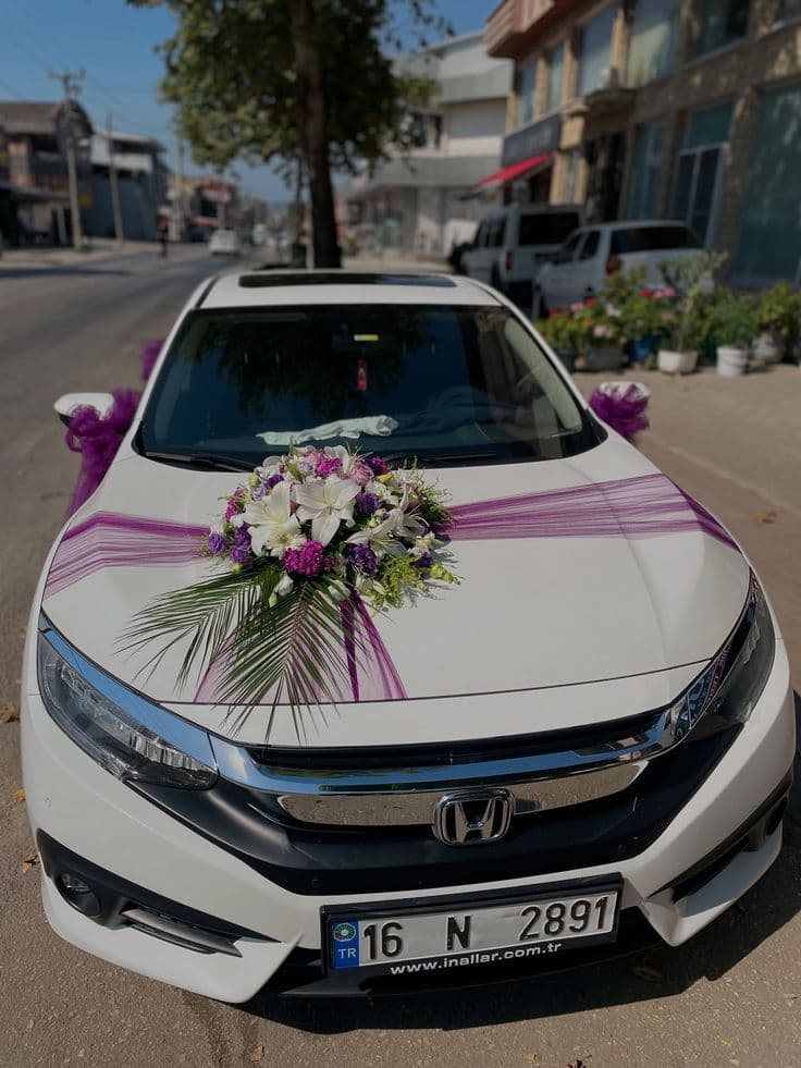 Elegant White Wedding Car Decor
